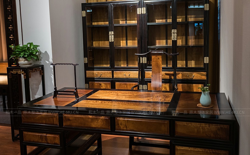 金絲楠書桌套裝【和木一品博物館藏品】